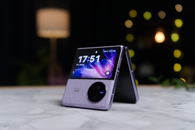 Pourquoi opter pour un smartphone pliables ? Avantages et inconvénients. Pourquoi opter pour un smartphone pliables ? Avantages et inconvénients.